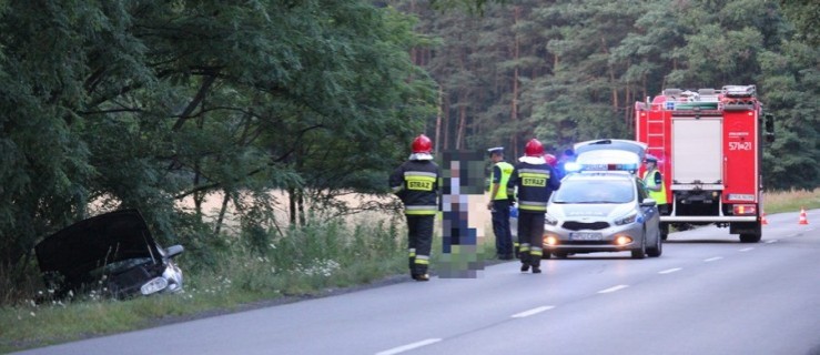 Podjął manewr wyprzedzania, wpadł w poślizg. Kolizja pod Szymanowem - Zdjęcie główne