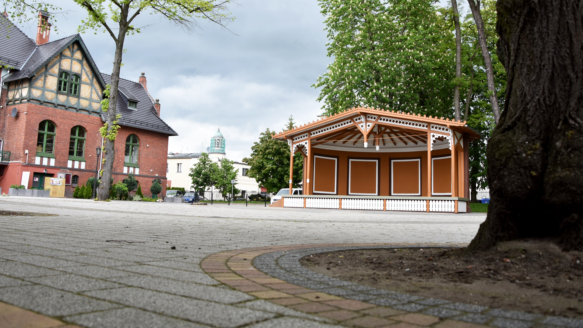 Kolejny akt wandalizmu w muszli przy DK - Zdjęcie główne