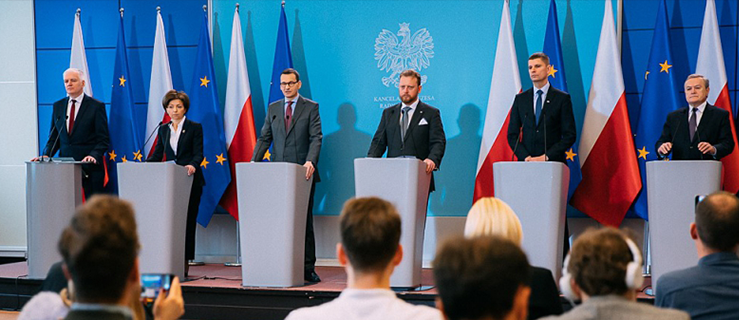 Premier zakazał sprzedaży maseczek i płynów antybakteryjnych na OLX i Allegro - Zdjęcie główne