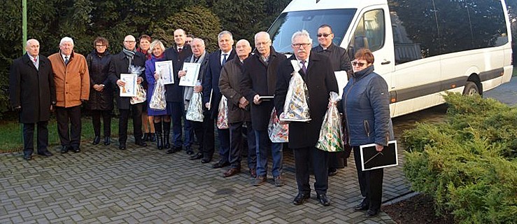 Autobus dla stowarzyszenia w Miejskiej Górce - Zdjęcie główne