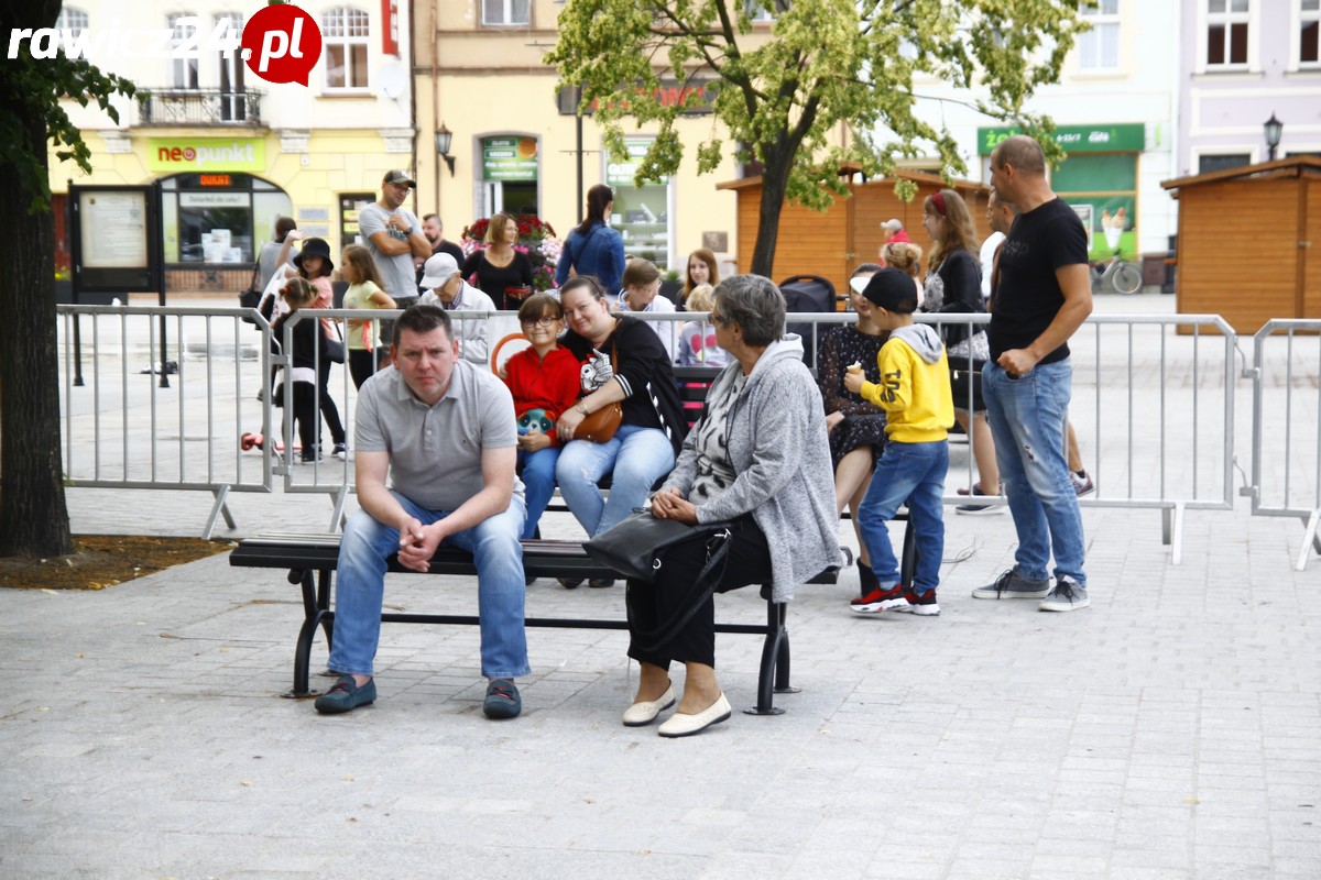 Występy wokalne zespołów działających przy domu kultury