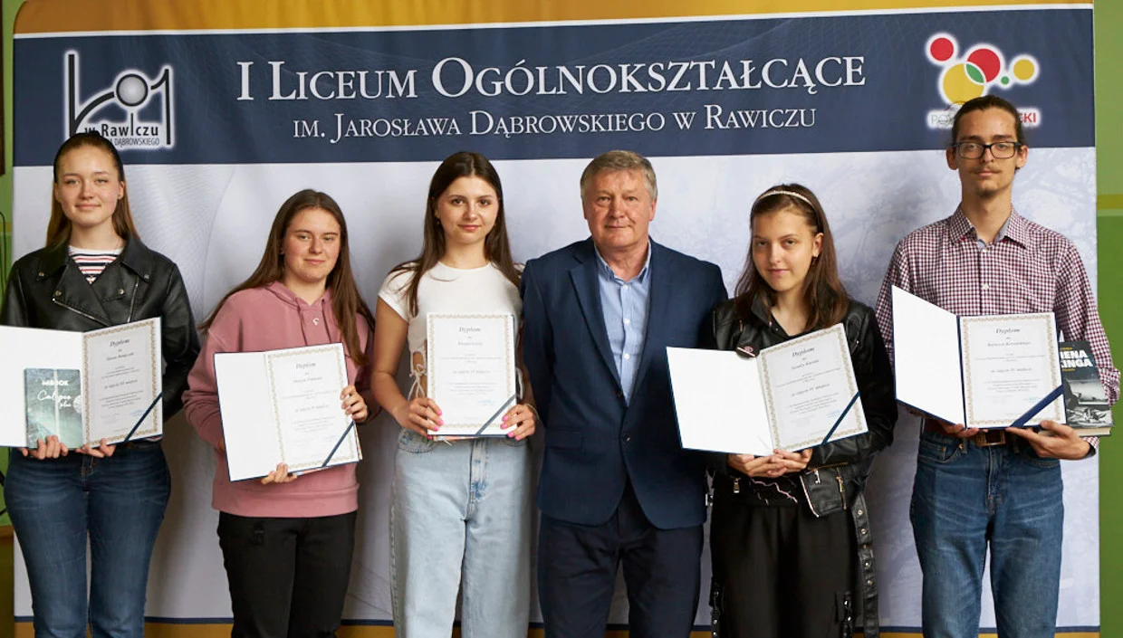 Uczniowie I LO w Rawiczu zostali laureatami w konkursie statystycznym - Zdjęcie główne