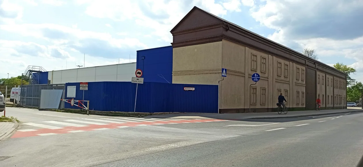 teren byłego Tesco w Rawiczu