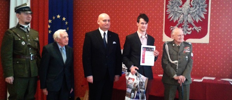 Uczeń I LO w Rawiczu został laureatem regionalnego konkursu historycznego - Zdjęcie główne