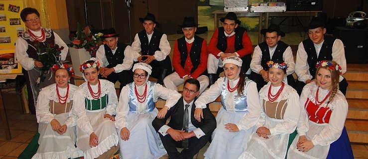 Od 15 lat łączy ich pasja do tańca i folkloru - Zdjęcie główne