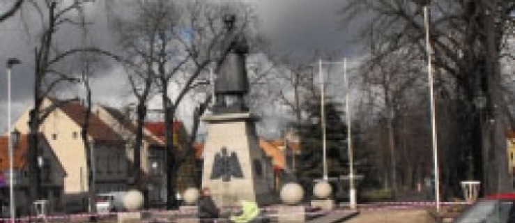  Rewitalizacja okolic pomnika  - Zdjęcie główne