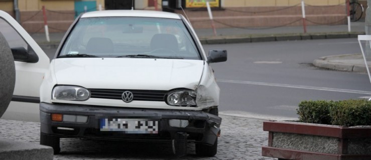 Feralne skrzyżowanie? Kolejna kolizja pod Pomnikiem Żołnierza - Zdjęcie główne