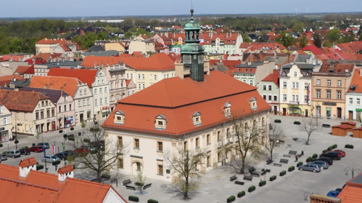 Rawicz. Parkując, uderzył w inne auto. Nietrzeźwy kierowca odpowie przed sądem - Zdjęcie główne