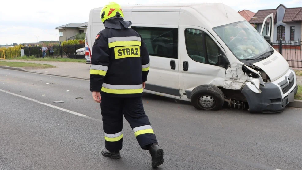 Wypadek na "krajówce" pod Miejską Górką. Jedna osoba ranna [ZDJĘCIA, AKTUALIZACJA] - Zdjęcie główne