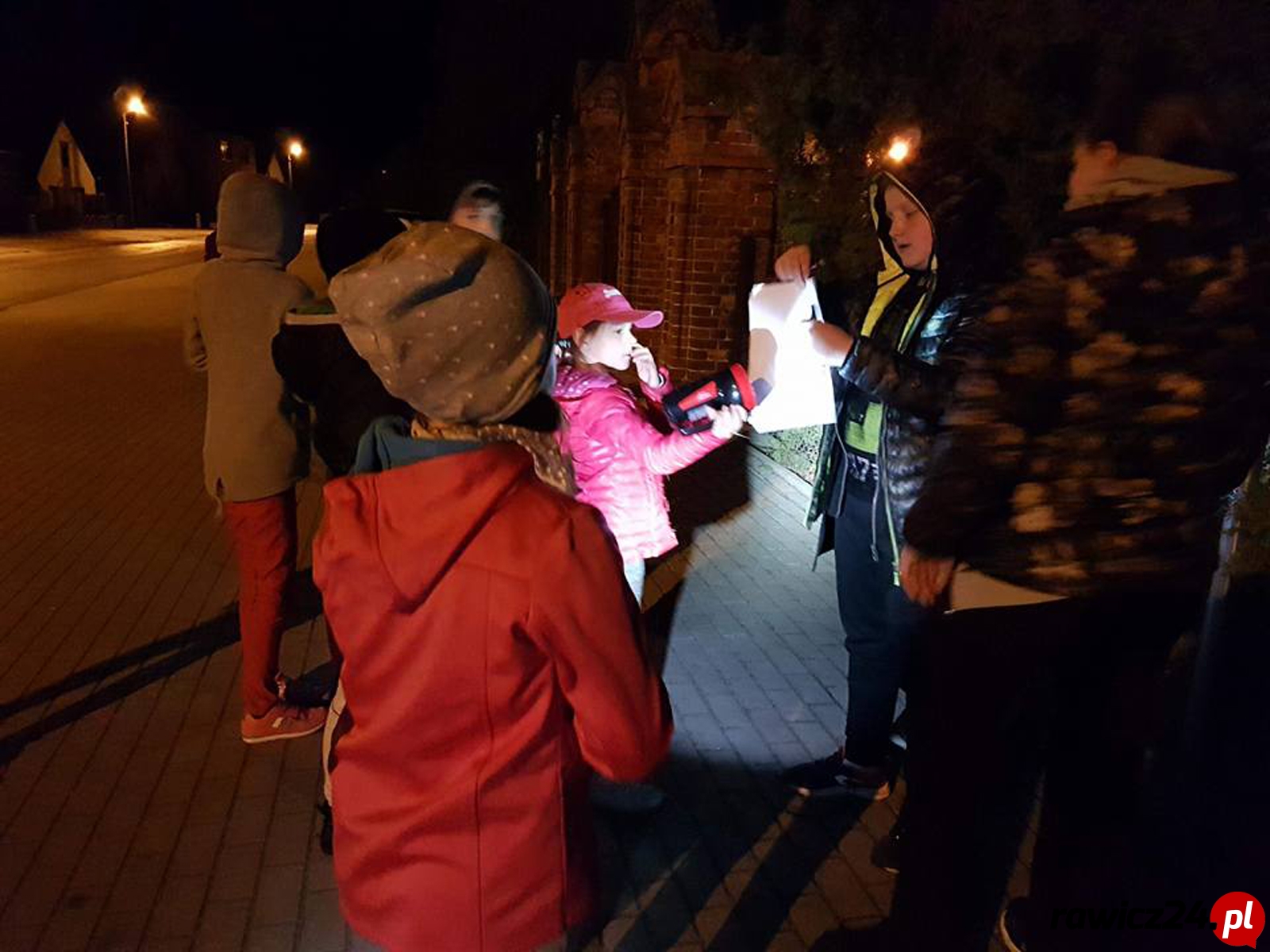 Noc Detektywów z pisarzem Dariuszem Rekoszem - Zdjęcie główne