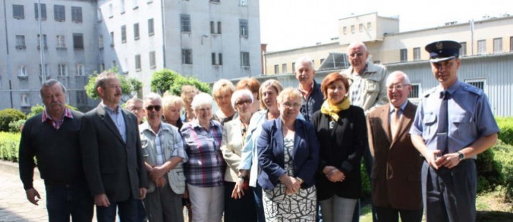 Rada Seniorów zwiedziła historyczną część więzienia - Zdjęcie główne