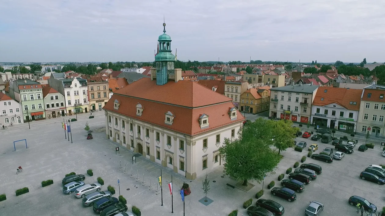 Oszust polował na mieszkankę Rawicza. Uratował ją pracownik banku - Zdjęcie główne