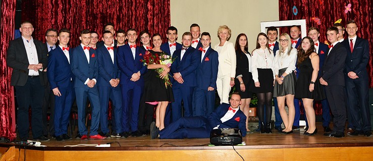 Gala maturzystów w Bojanowie [FOTO] - Zdjęcie główne