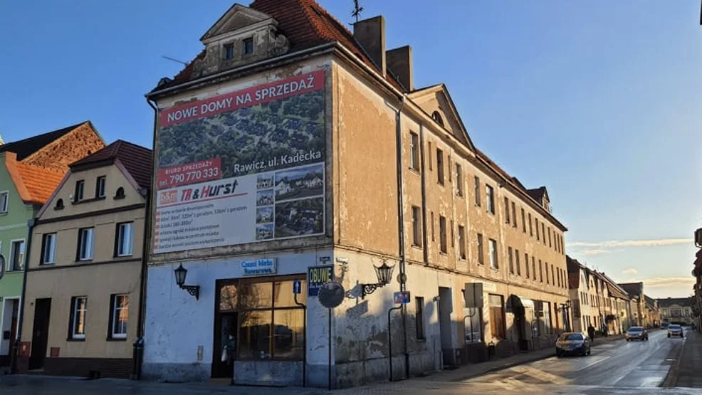 Hotel i restauracja na rynku  - Zdjęcie główne