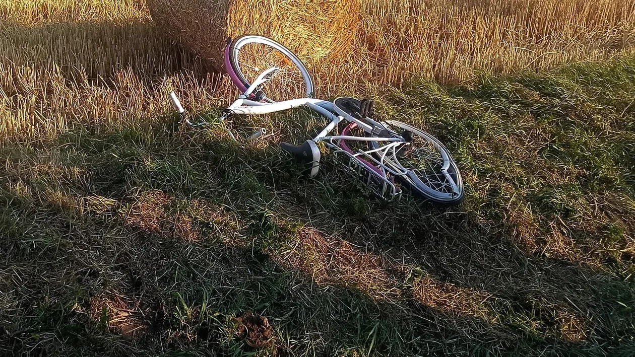 Wypadek w okolicy Miejskiej Górki. Rowerzystka trafiła do szpitala [ZDJĘCIA] - Zdjęcie główne