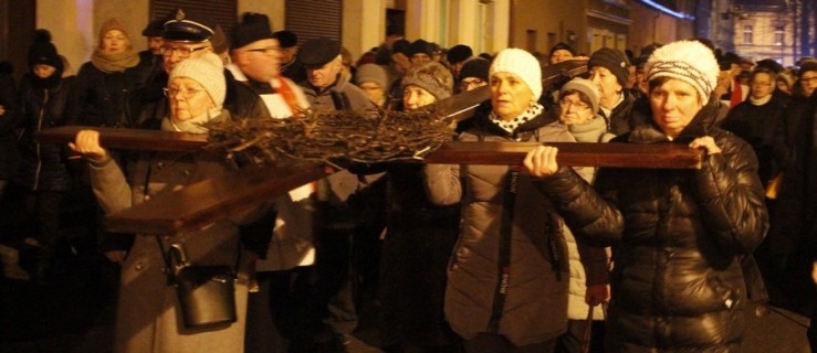 "Niech podąża za krzyżem ten, kto szuka drogi do Pana Boga" - Zdjęcie główne