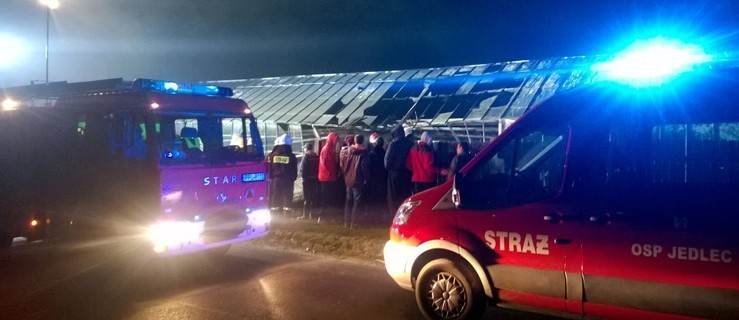 Uciekali przed policją. Auto w ogniu.  - Zdjęcie główne