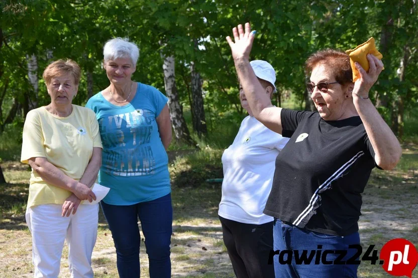 Studenci Rawickiego Uniwersytetu Trzeciego Wieku zapraszają na spartakiadę - Zdjęcie główne