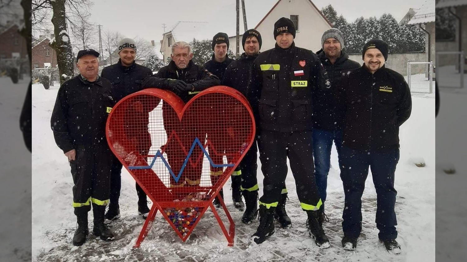 Strażacy z Szymanowa zamontowali serce. - Zdjęcie główne