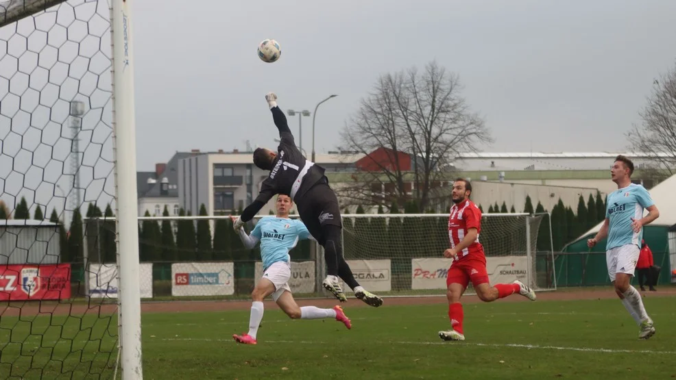 Rawicz. Ostrovia wywiozła trzy punkty ze stadionu przy ul. Spokojnej [ZDJĘCIA] - Zdjęcie główne