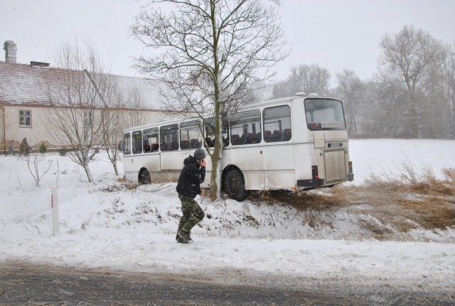 Bojanowo. Autobus kontra osobówka [WIDEO, ZDJĘCIA] - Zdjęcie główne