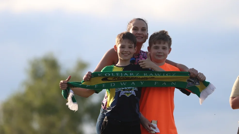 Kapitalna atmosfera na "Florku" w trakcie derby Wielkopolski. Zobacz, co się działo [ZDJĘCIA] - Zdjęcie główne