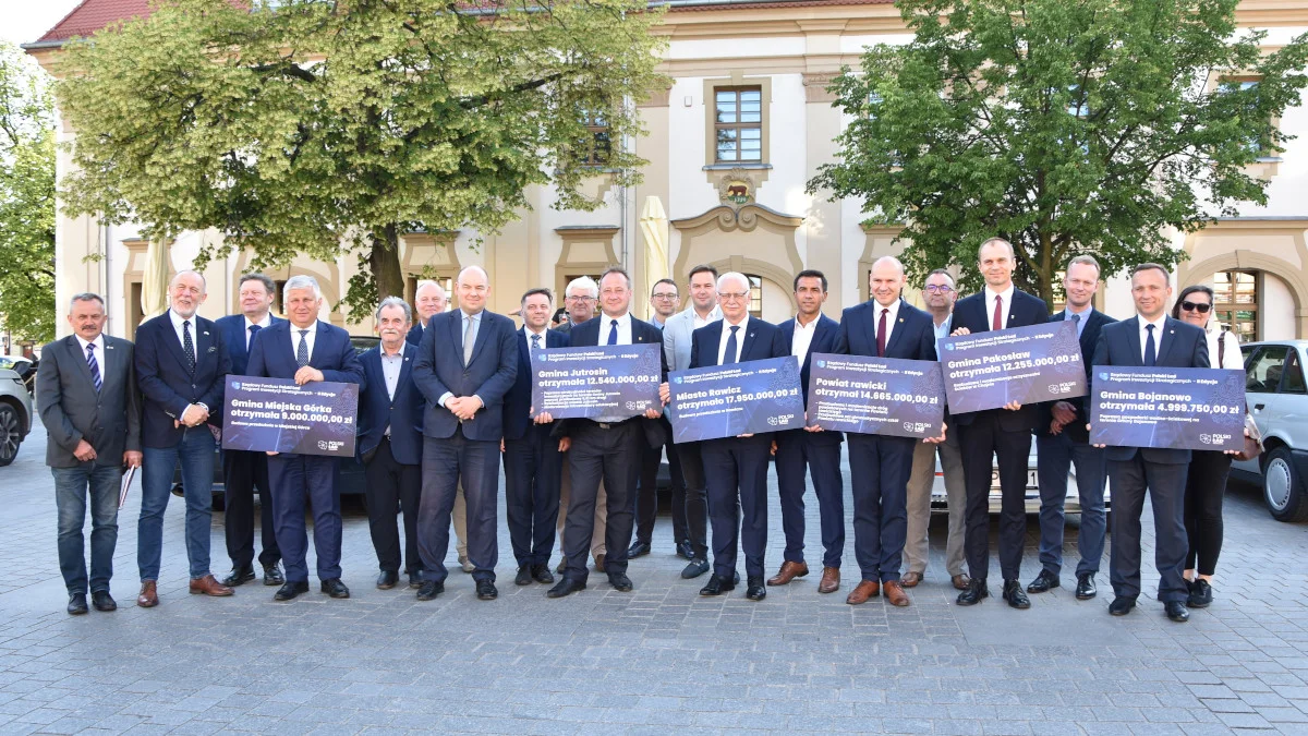 Parlamentarzyści przekazali promesy potwierdzające dotacje z "Polskiego Ładu"  - Zdjęcie główne
