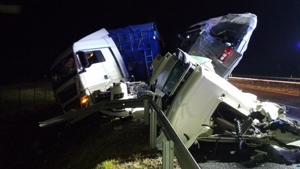 Kraksa na S5. Relacja przejeżdżającego kierowcy: "Wyglądało to koszmarnie. Cud, że nikt nie zginął" - Zdjęcie główne