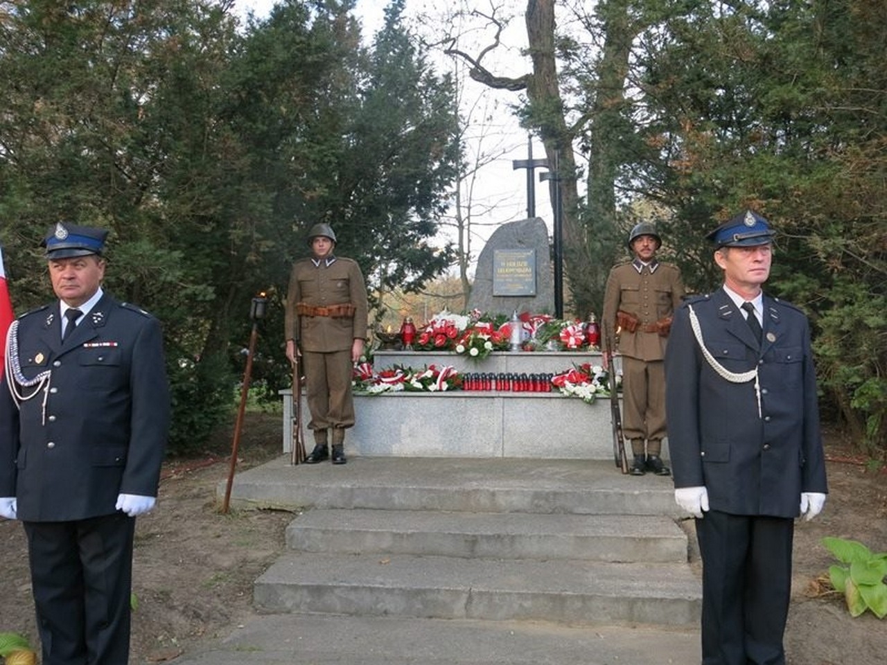 obchody gołuchów - Zdjęcie główne