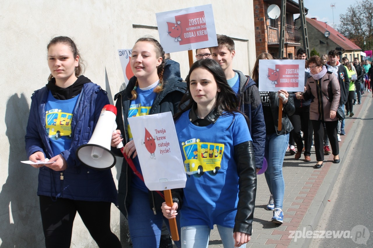 Uchyl serca drzwi, nie żałuj krwi - Zdjęcie główne
