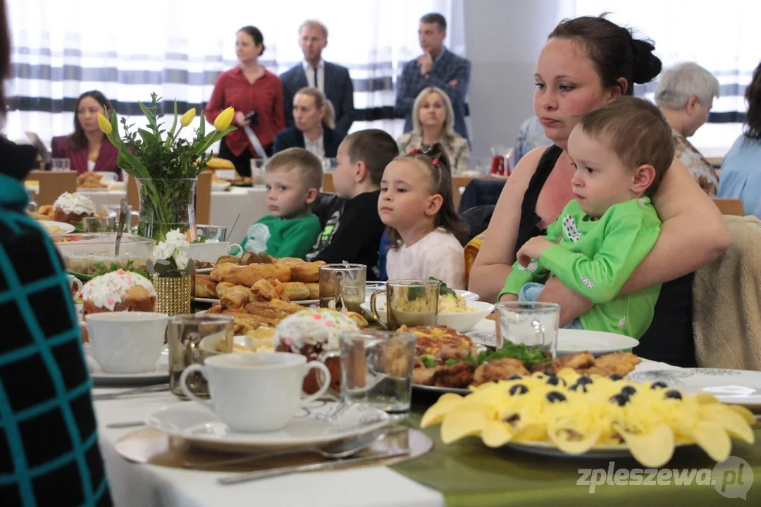 Chrystos Woskres! Woistinu Woskres! Wyjątkowe Święta Wielkiej Nocy dla uchodźców z Ukrainy w OHP w Pleszewie [ZDJĘCIA] - Zdjęcie główne