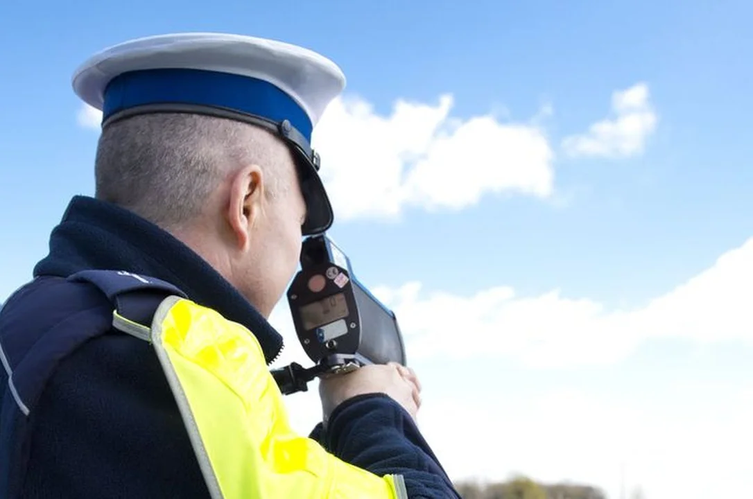 Pędził przez wieś 111 km/h. Zatrzymali go pleszewscy policjanci - Zdjęcie główne