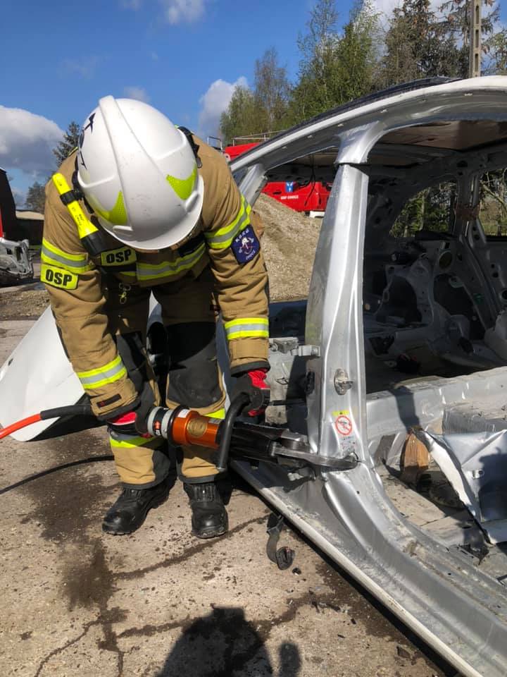 Strażacy z OSP Chocz cały czas doskonalą swoje umiejętności. Niedawno przeszli szkolenie z zakresu ratownictwa technicznego