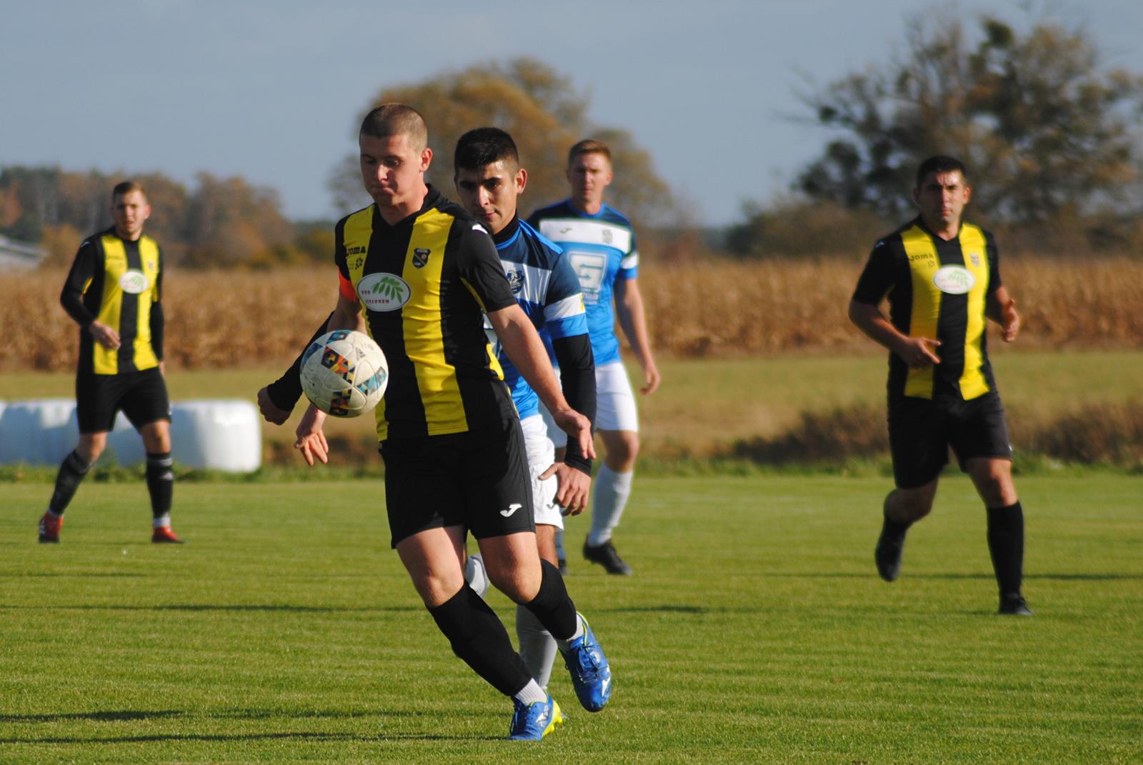 Gladiatorzy Pieruszyce - Czarni Wierzbno 2:1