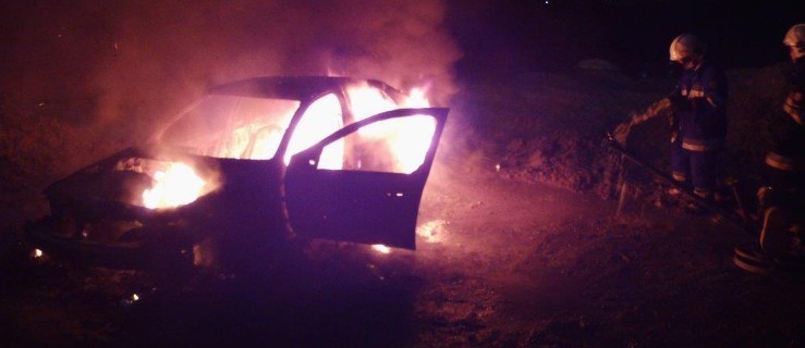 Samochód stanął w płomieniach - Zdjęcie główne
