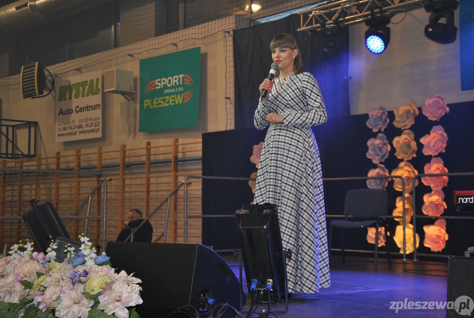 Eleni i pleszewska publiczność - Zdjęcie główne