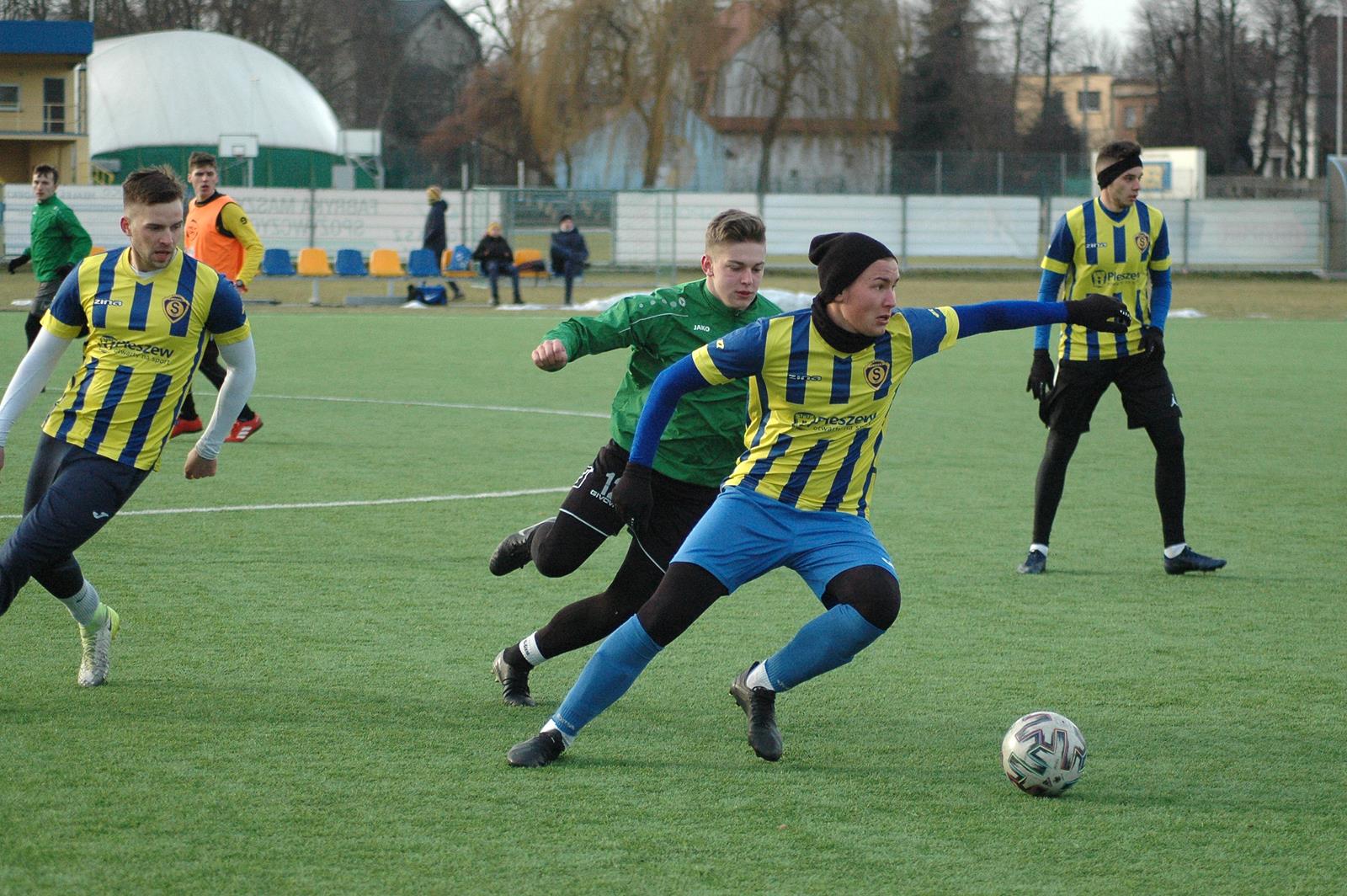 Stal Pleszew - MKS Dąbie 3:0