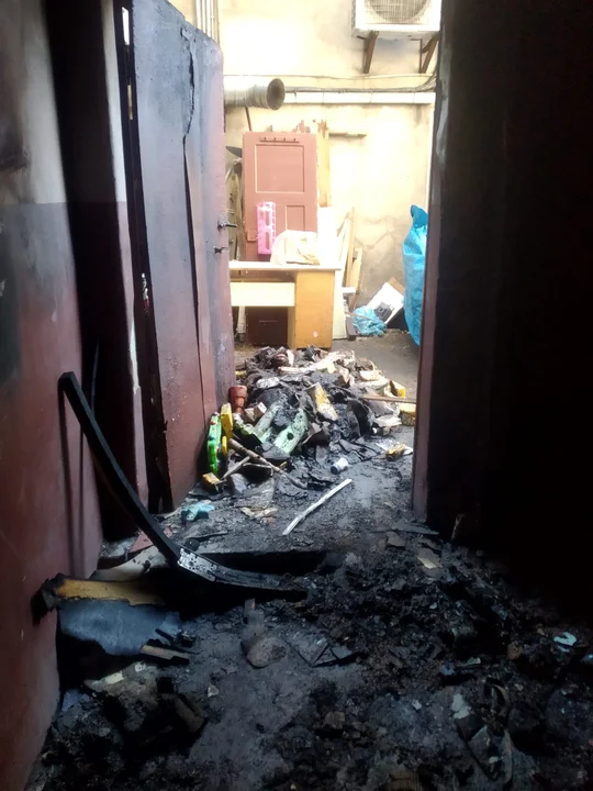 Pożar w kamienicy w centrum Pleszewa. Ewakuowano 12 osób 