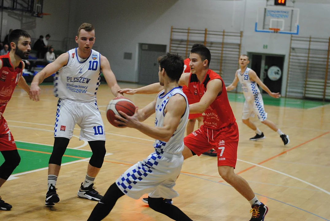 Kosz Kompaktowy Pleszew - Team Piast KK Oleśnica 113:65