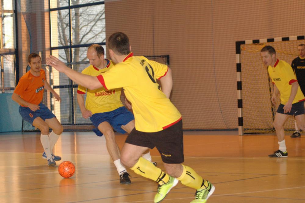 Wyrównane półfinały Zina Futsal Liga Gołuchów - Zdjęcie główne