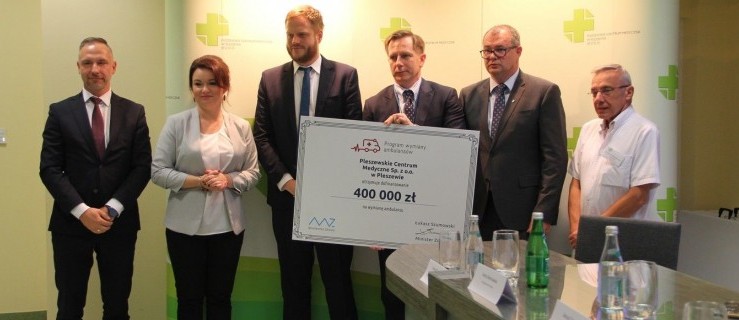 Pleszew. Szpital dostał 400 tys. zł na nową karetkę - Zdjęcie główne