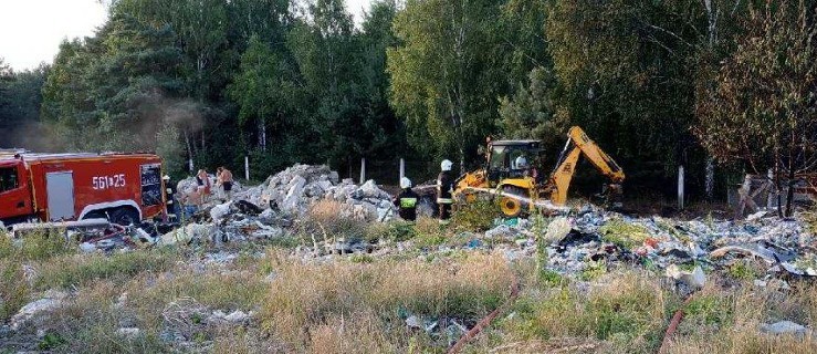 Ogień na wysypisku. Zagrożony las - Zdjęcie główne