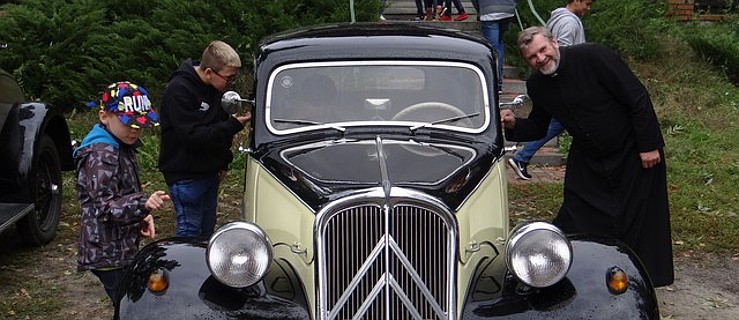 Piękne auta przyjechały do Pleszewa i Dobrzycy! [FOTO] - Zdjęcie główne