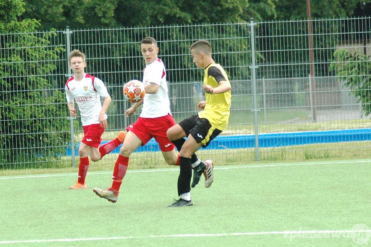 Stal Pleszew - LKS Gołuchów jmł. - Zdjęcie główne