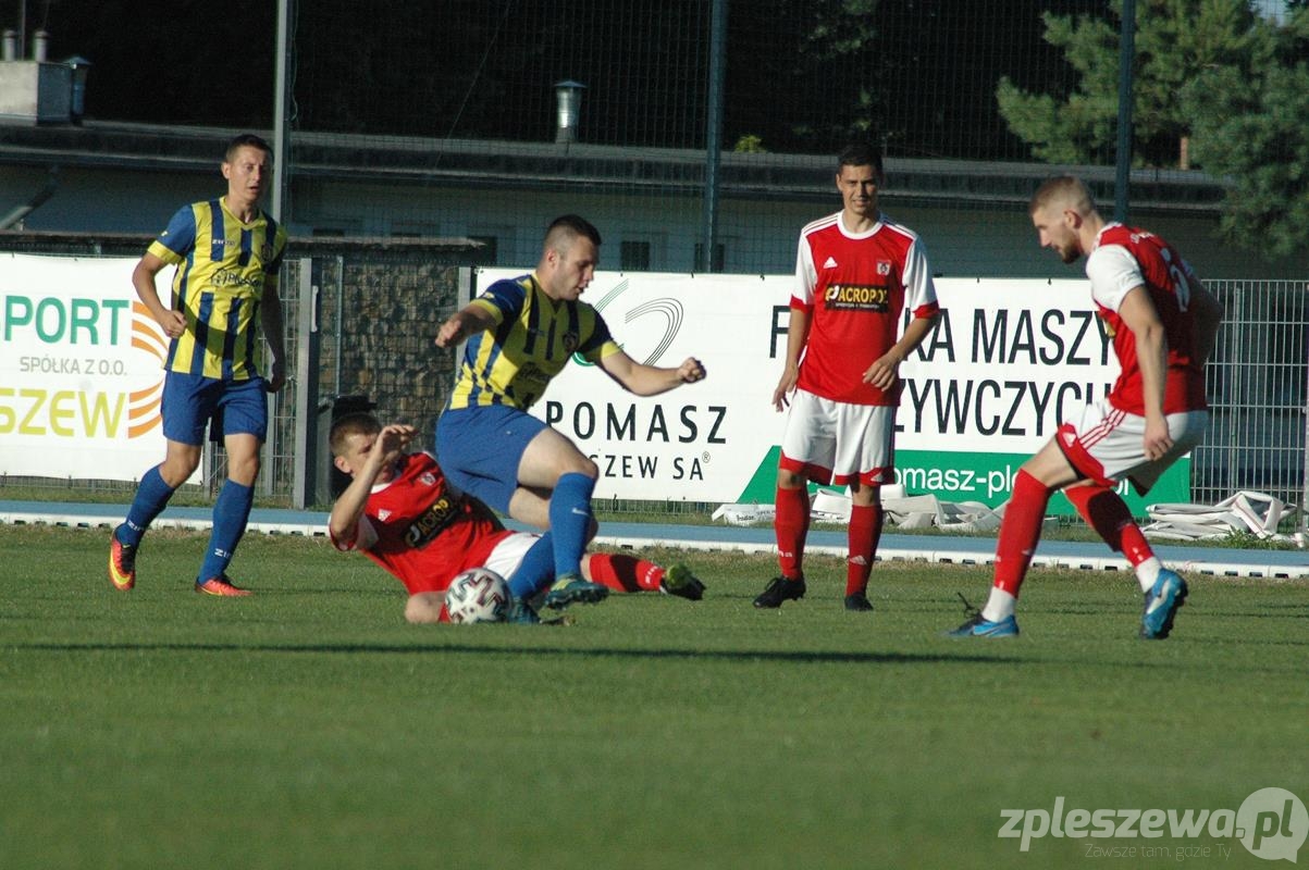 Stal II Pleszew - LKS II Gołuchów 1:2 - Zdjęcie główne