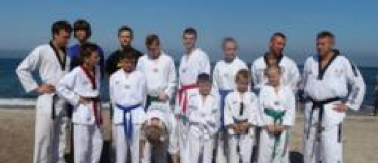 Sportowe wakacje UKS-u Taekwondo Pleszew - Zdjęcie główne
