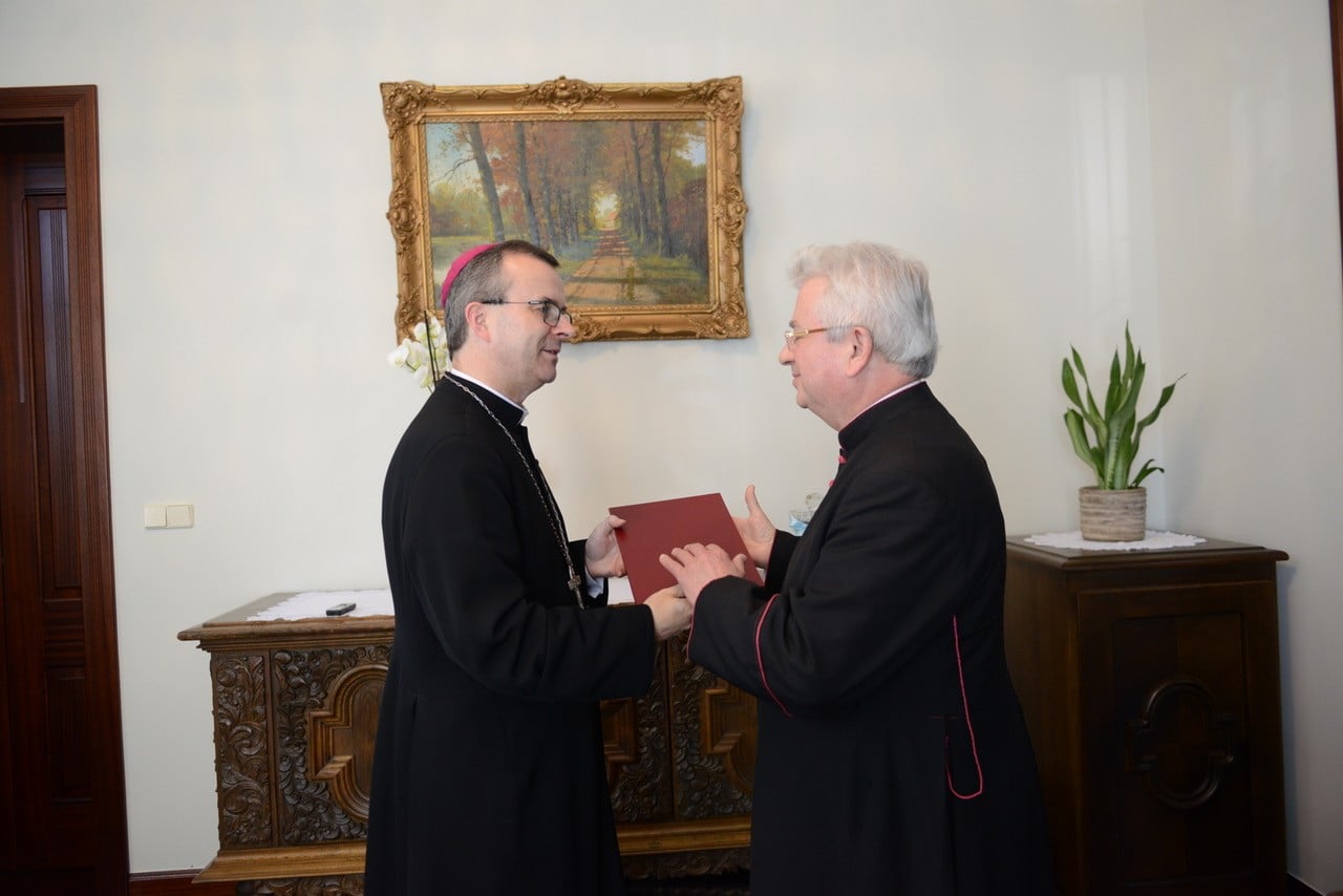 Biskup dziękował za służbę w Kościele - Zdjęcie główne