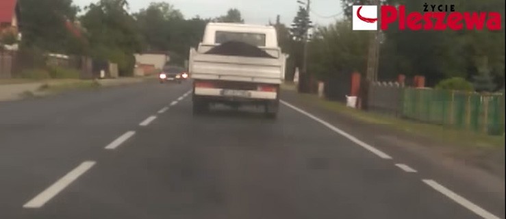 Co spadało wczoraj pod koła kierowców jadących po południu od strony Jarocina?[VIDEO] - Zdjęcie główne