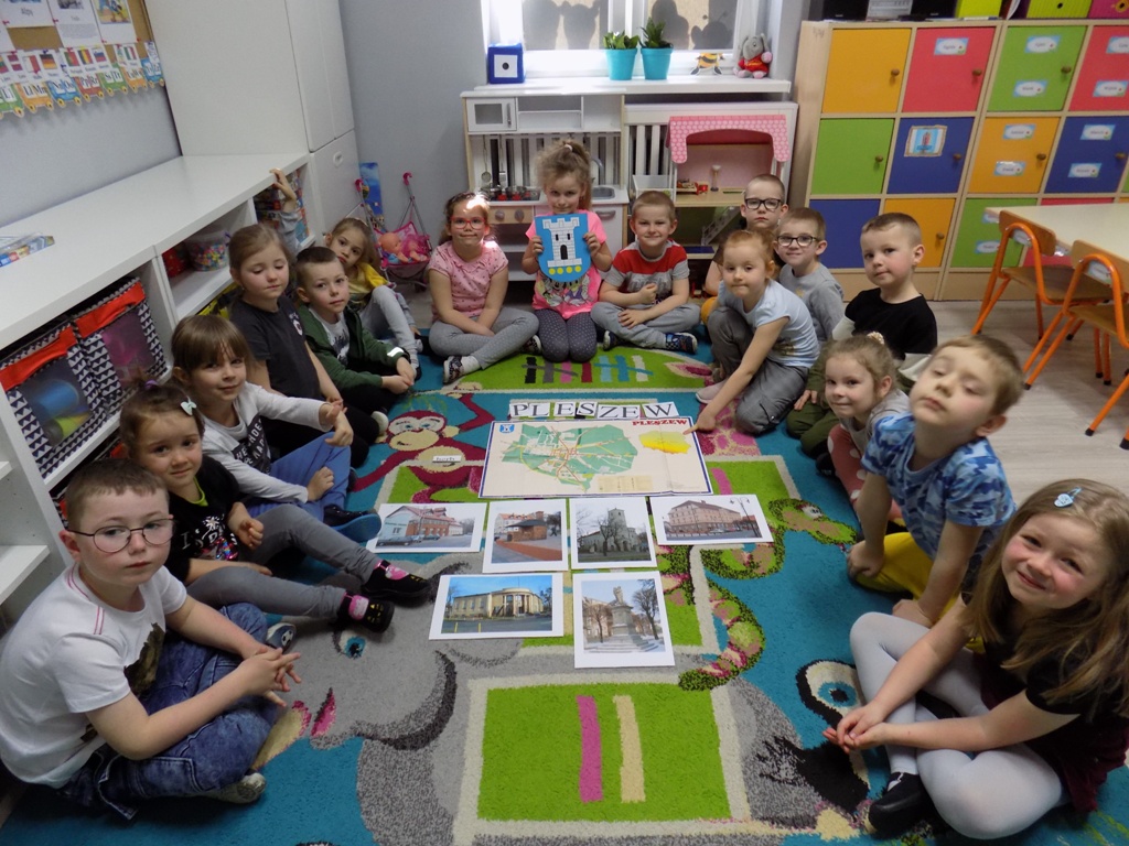 Dzieci z przedszkola "Słoneczne" w Pleszewie wykonały zadania w ramach międzynarodowego projektu edukacyjnego - „Piękna Nasza Polska Cała”.