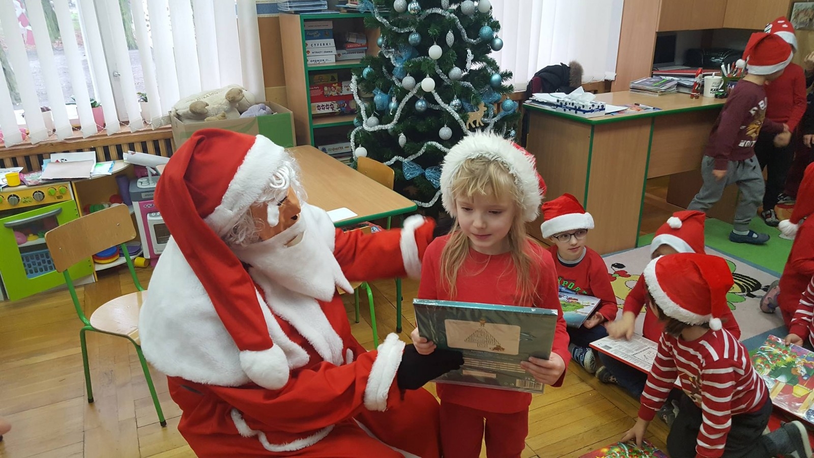 Św. Mikołaj w przedszkolu w Kuczkowie - Zdjęcie główne
